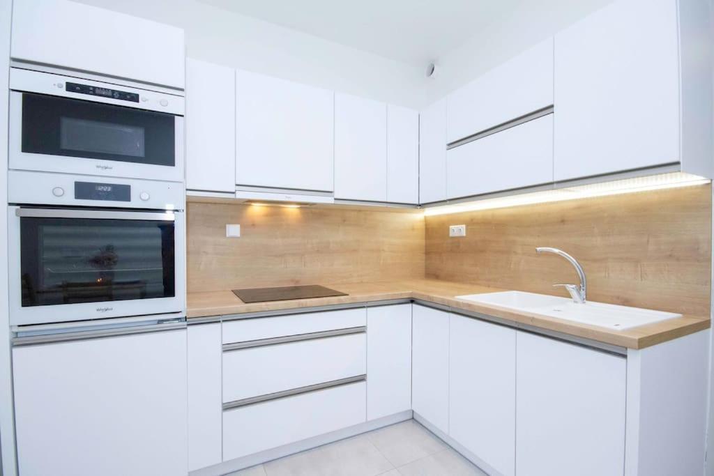 Apartment In Bratislava With Free Parking Exteriér fotografie